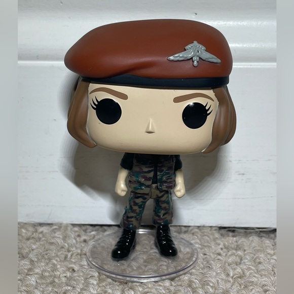 Robin Funko pop #1299, Stranger Things - Picture 3 of 6